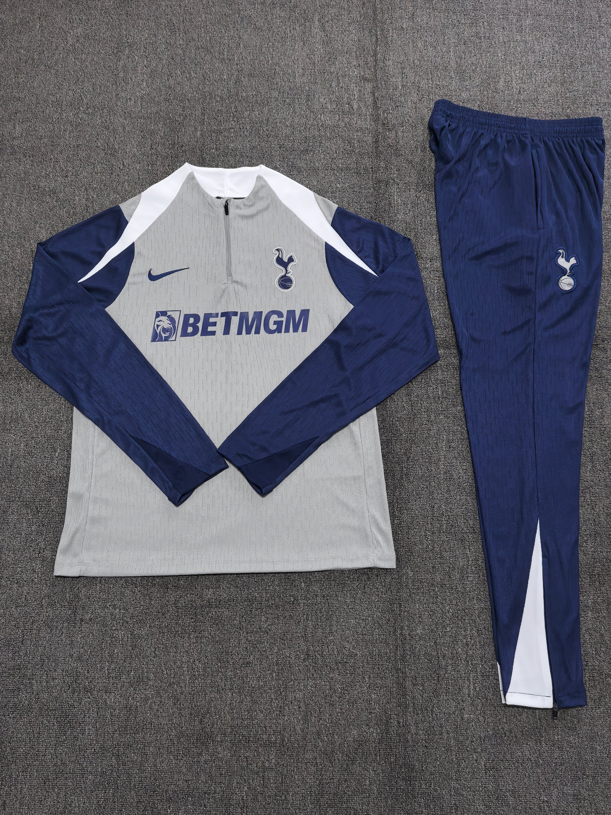 TOTTENHAM NIÑOS 25-26 CHÁNDAL