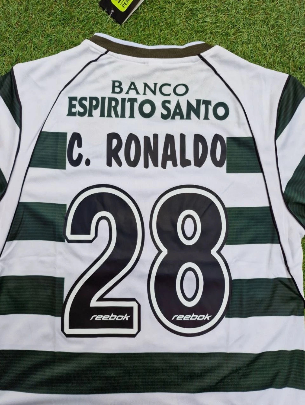 CRISTIANO RONALDO MANGA LARGA #28 2001/2002 DEBUT SPORTING DE LISBOA RETRO