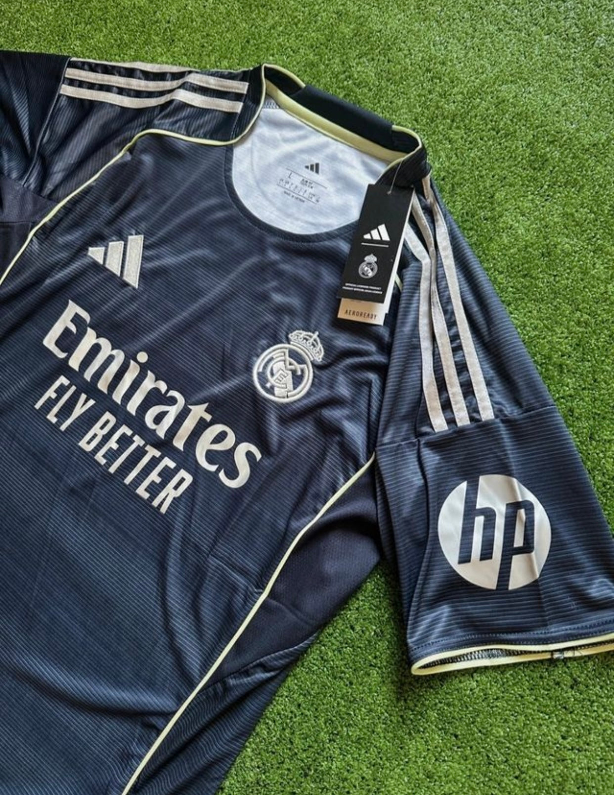REAL MADRID 25-26 SECOND KIT