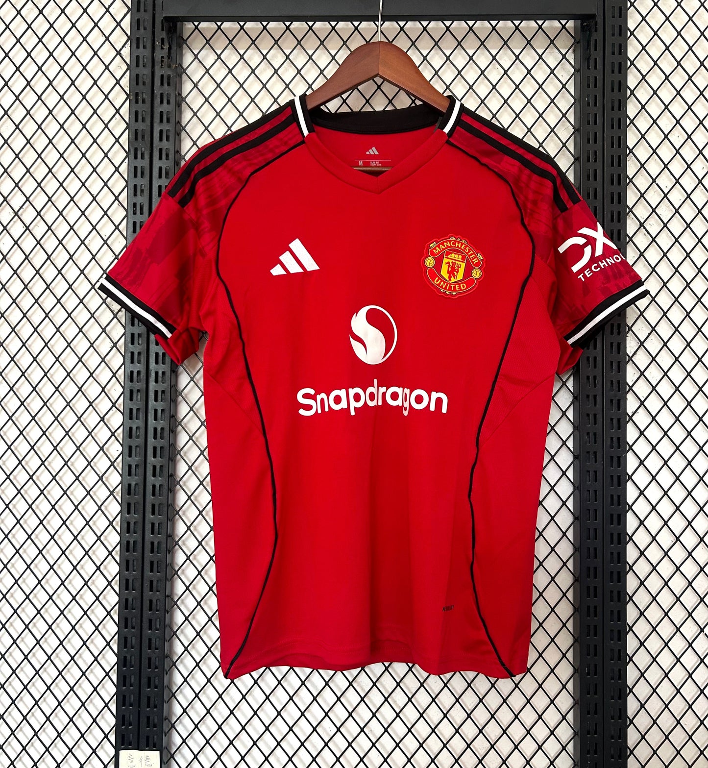 MANCHESTER UNITED 25-26 PRIMERA EQUIPACIÓN